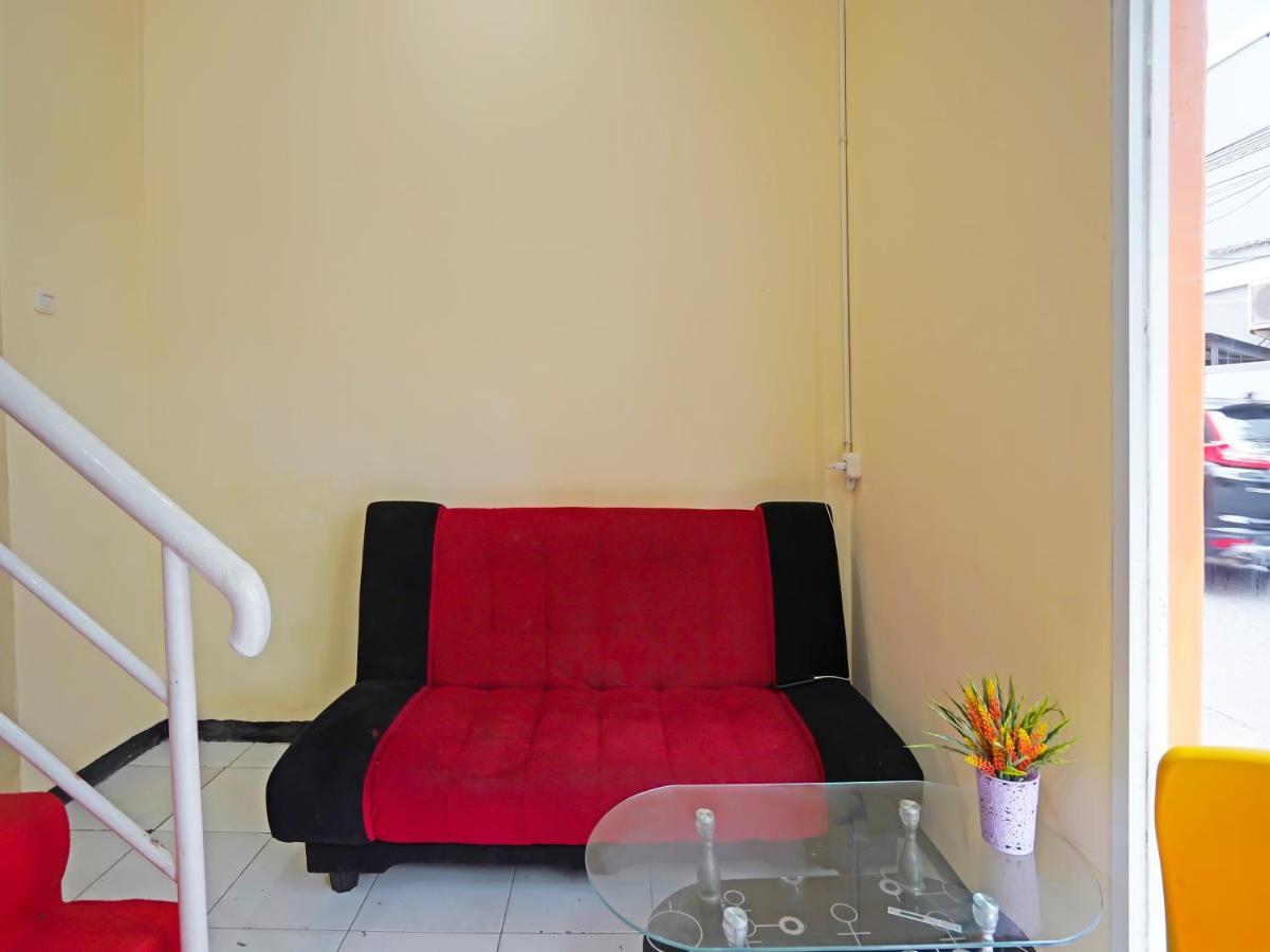 Oyo 91727 Luxury Homestay Sidoarjo Gedangan Exterior photo
